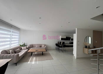 60027574a - Attribut alt par défaut.