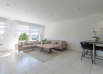 60027574a - Attribut alt par défaut.